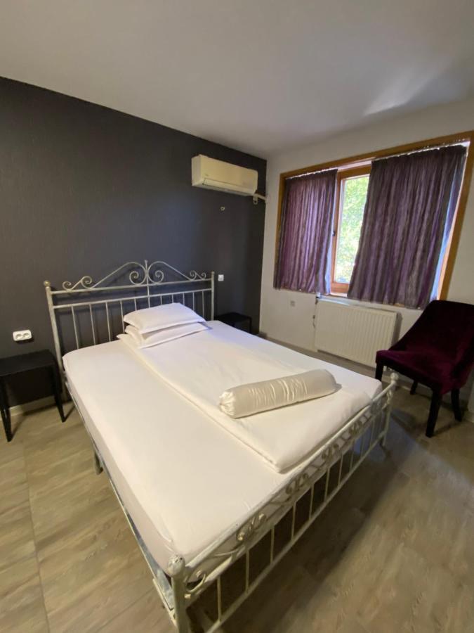 Family Hotel Amor Ruse Exterior photo